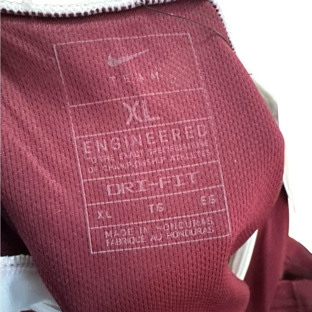 Nike Dri-Fit Nike Engineered Youth XL Maroon Tank Top NWTS Athletic Fit‎ Swoosh